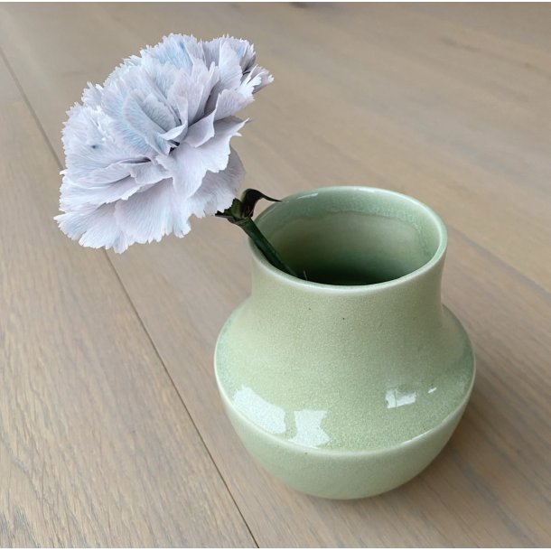 Thora Projects - Keramik håndlavet vase, grøn KUN 2  TILBAGE