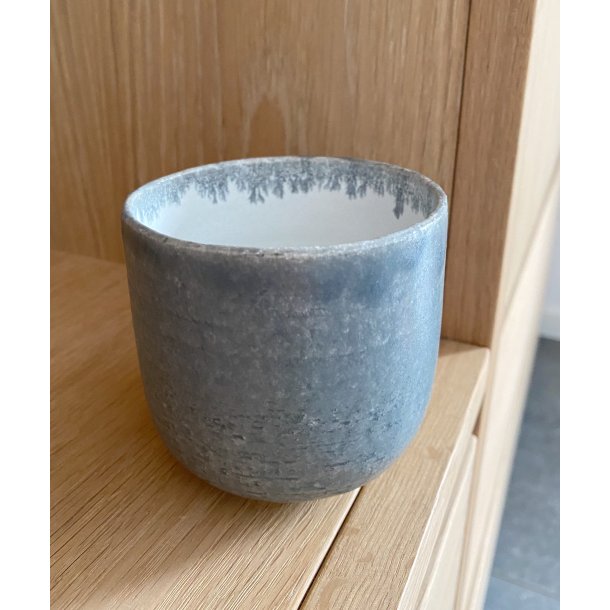 Tasja P. ceramics - Keramik håndlavet kop, mørk gråblå, latte. KUN 1 TILBAGE