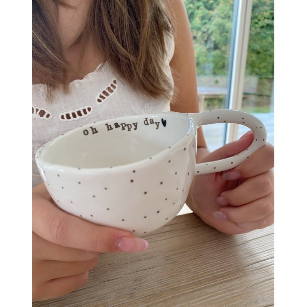 Terra Ceramica - Keramik håndlavet kaffekop 'Pinch cup', tekst: Oh happy day. Enjoy. KUN 1 TILBAGE