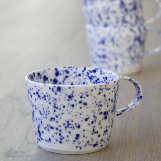 Ann-Louise Roman - Keramik hånddrejet cortado kop blue dot, mange små prikker